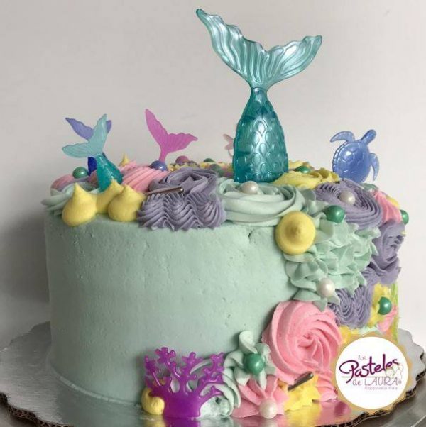 Mermaids and sea creatures Cake