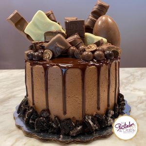 Chocolate Chocolate drip cake1
