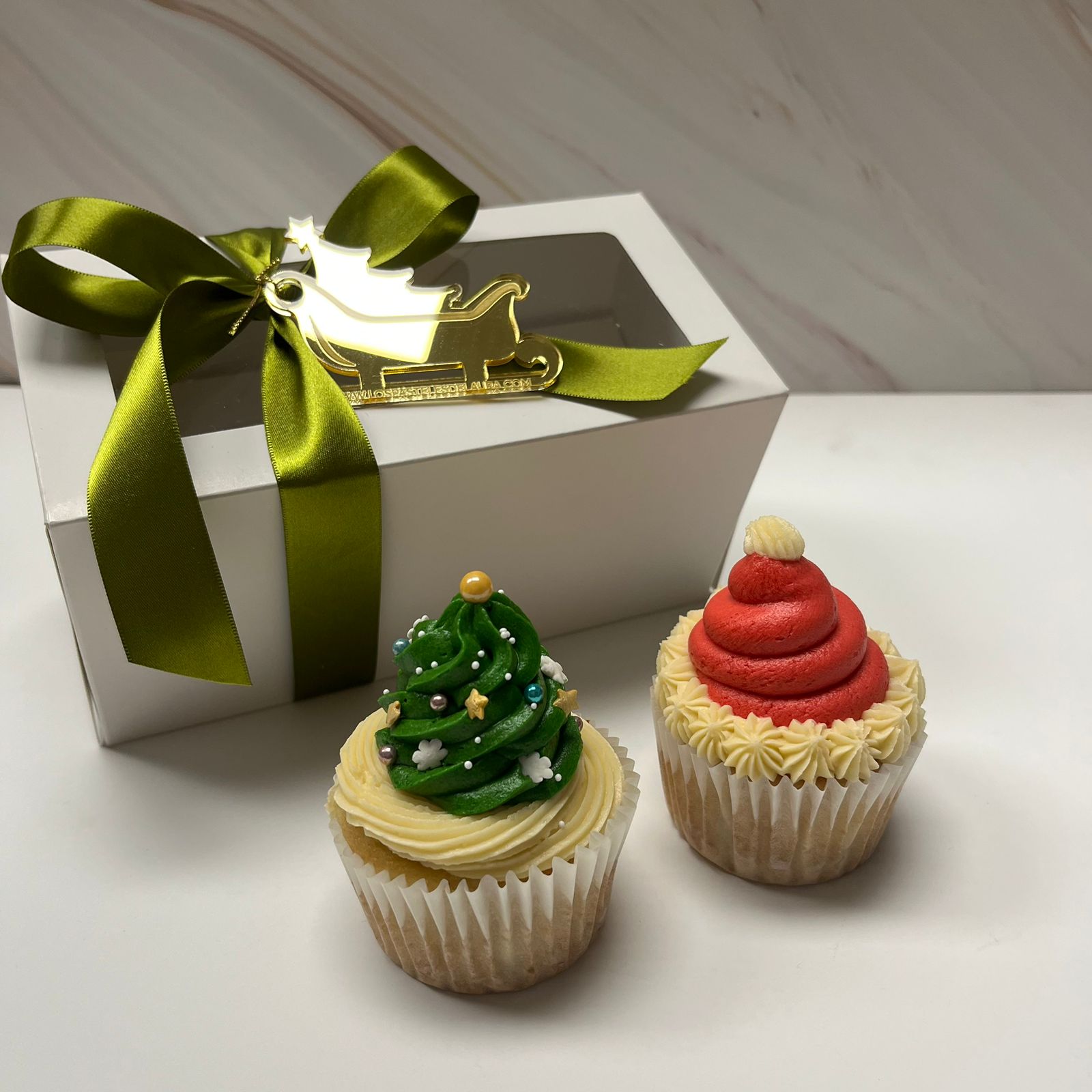 Caja con 2 cupcakes