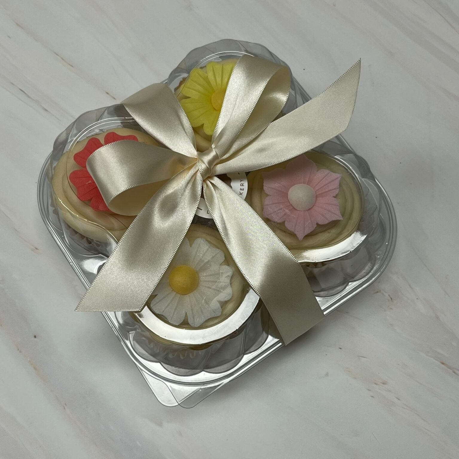 4 Wafer Paper Flower Cupcakes - Pasteles de Laura